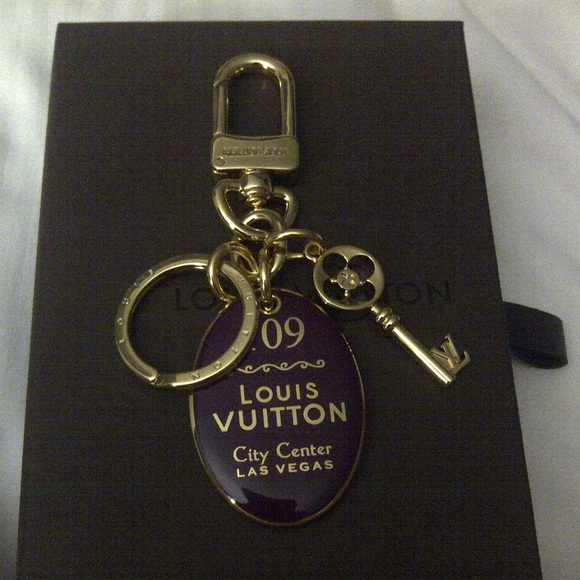 Louis Vuitton Limited Edition Cle de Maison Las Vegas City Center Bag Charm - Picture 7 of 13